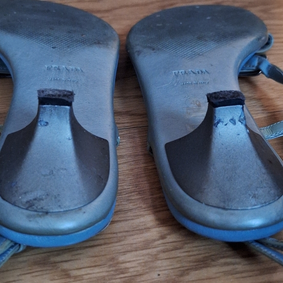 PRADA Patent Leather Kitten Heels BIG LOGO Blue Sandals Size 40/10 - Picture 8 of 10